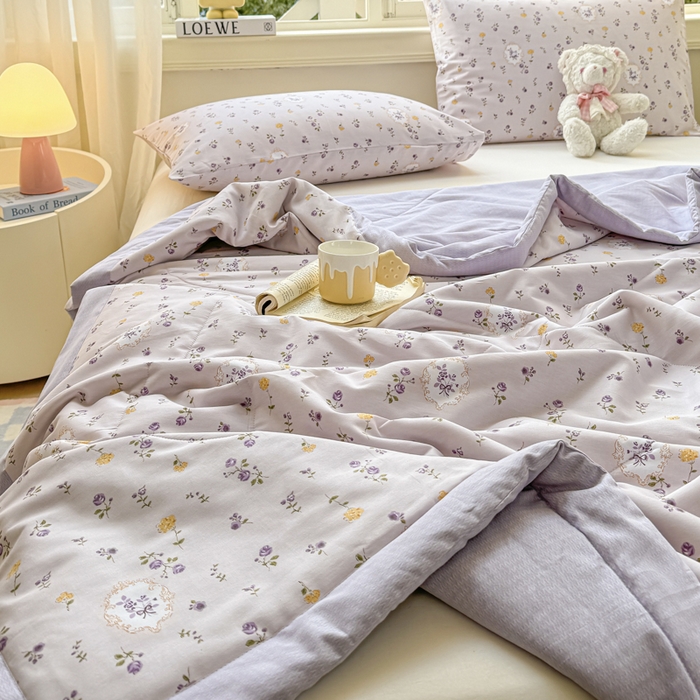 91家纺网 家纺一手货源 找家纺 憨豆家纺 2026新款双面全棉印花夏被可机洗小清新纯棉夏凉被薄被芯空调被子 紫藤花语