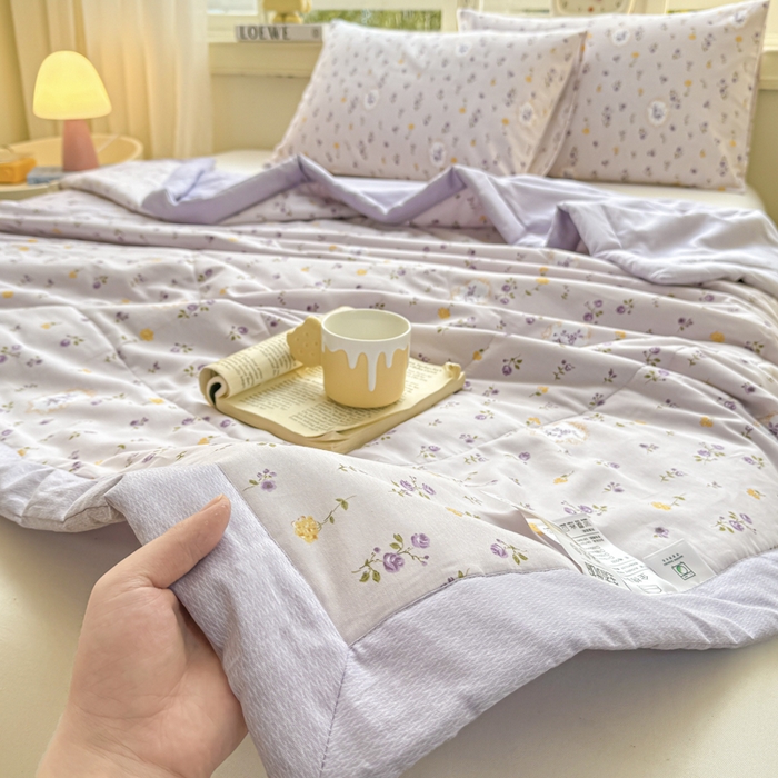 91家纺网 家纺一手货源 找家纺 憨豆家纺 2026新款双面全棉印花夏被可机洗小清新纯棉夏凉被薄被芯空调被子 紫藤花语