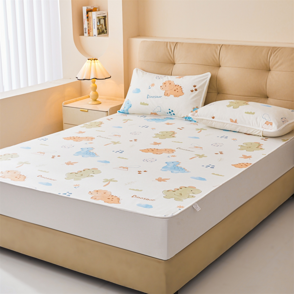 91家纺网 家纺一手货源 找家纺 女子家纺 2026春夏新款TPU防水隔尿床护垫床笠款印花小清新卡通儿童床垫保护套 防水床笠-沙滩恐龙