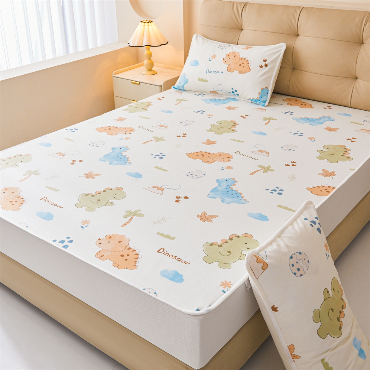 91家纺网 家纺一手货源 找家纺 女子家纺 2026春夏新款TPU防水隔尿床护垫床笠款印花小清新卡通儿童床垫保护套 防水床笠-沙滩恐龙