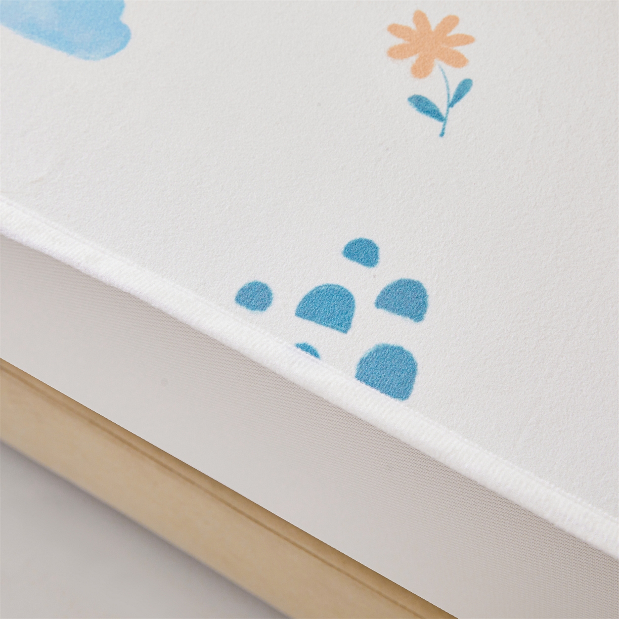 91家纺网 家纺一手货源 找家纺 女子家纺 2026春夏新款TPU防水隔尿床护垫床笠款印花小清新卡通儿童床垫保护套 防水床笠-沙滩恐龙