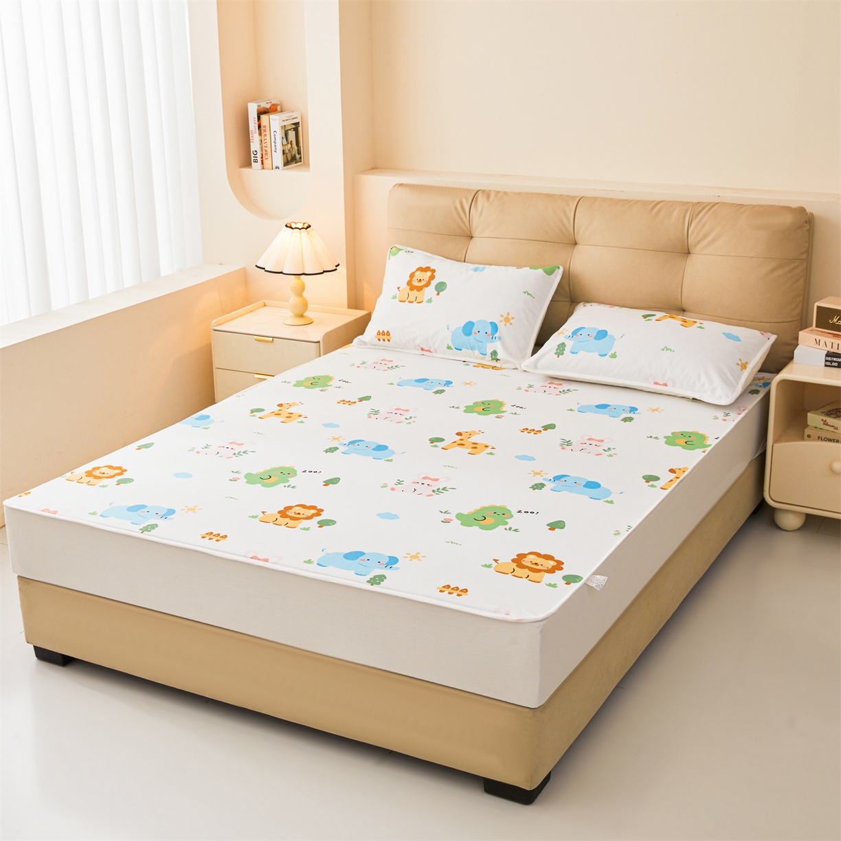 91家纺网 家纺一手货源 找家纺 女子家纺 2026春夏新款TPU防水隔尿床护垫床笠款印花小清新卡通儿童床垫保护套 防水床笠-狮子辛巴