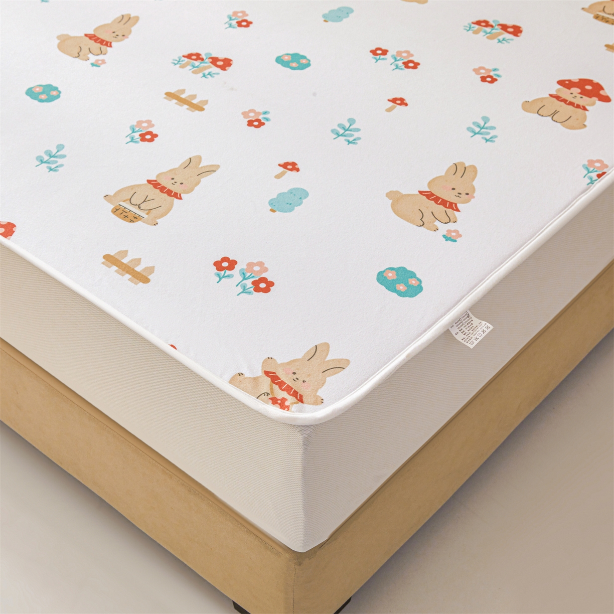 91家纺网 家纺一手货源 找家纺 女子家纺 2026春夏新款TPU防水隔尿床护垫床笠款印花小清新卡通儿童床垫保护套 防水床笠-甜梦小兔