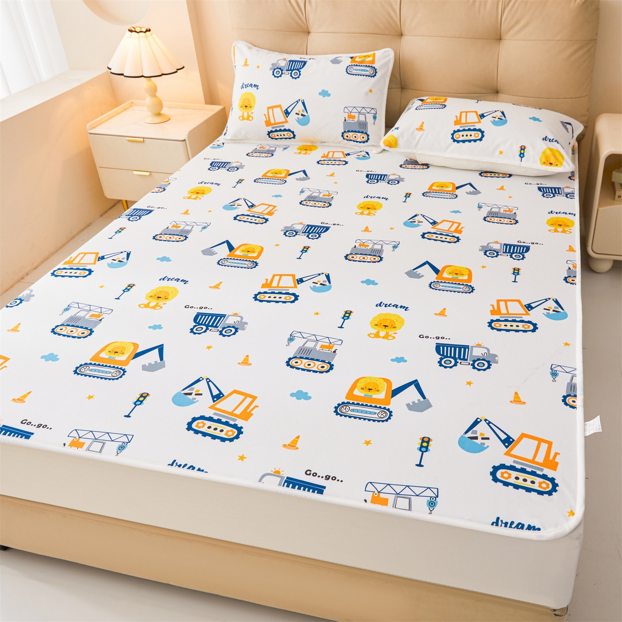 91家纺网 家纺一手货源 找家纺 女子家纺 2026春夏新款TPU防水隔尿床护垫床笠款印花小清新卡通儿童床垫保护套 防水床笠-挖掘机