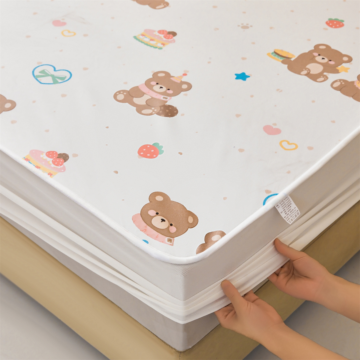 91家纺网 家纺一手货源 找家纺 女子家纺 2026春夏新款TPU防水隔尿床护垫床笠款印花小清新卡通儿童床垫保护套 防水床笠-小伙伴