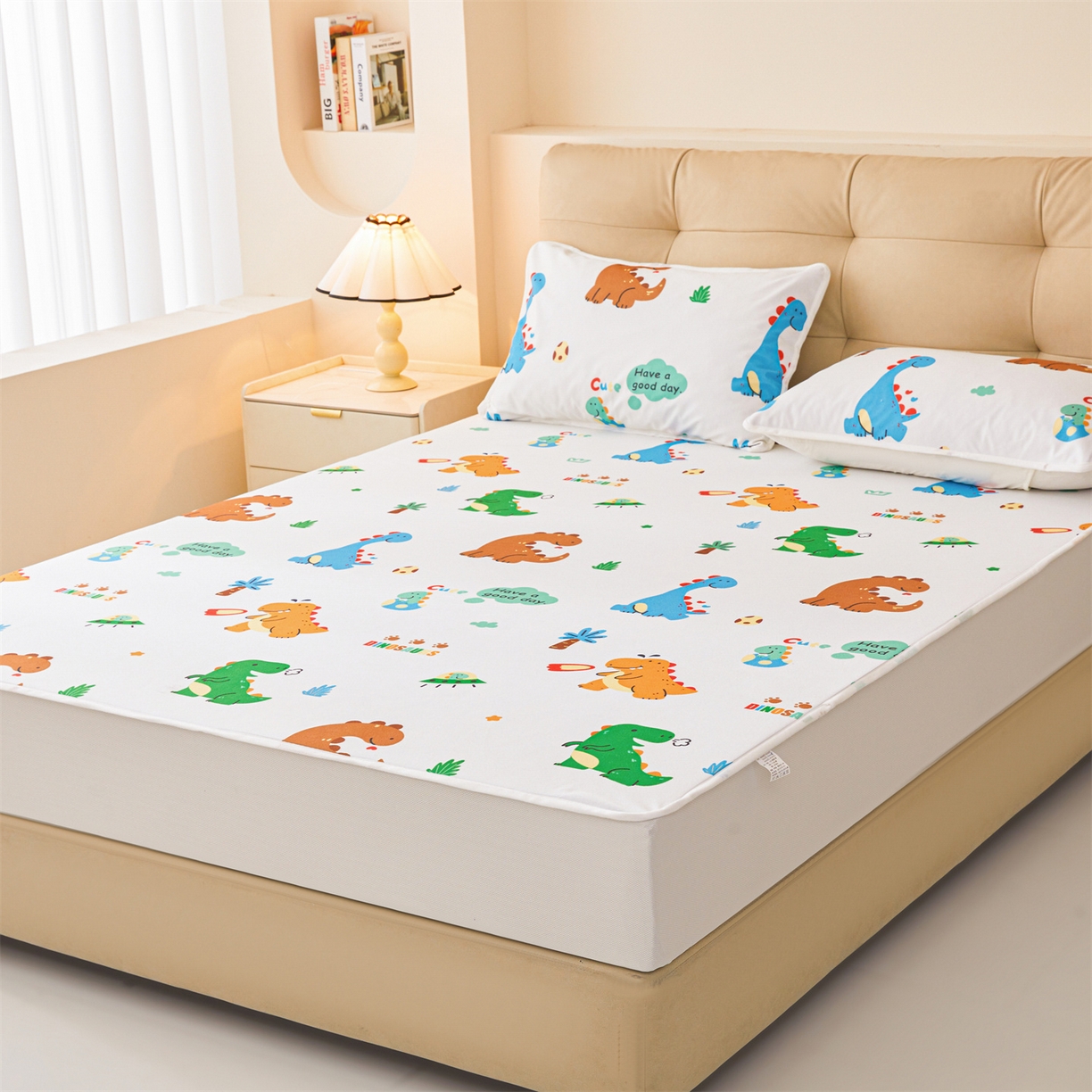 91家纺网 家纺一手货源 找家纺 女子家纺 2026春夏新款TPU防水隔尿床护垫床笠款印花小清新卡通儿童床垫保护套 防水床笠-小恐龙