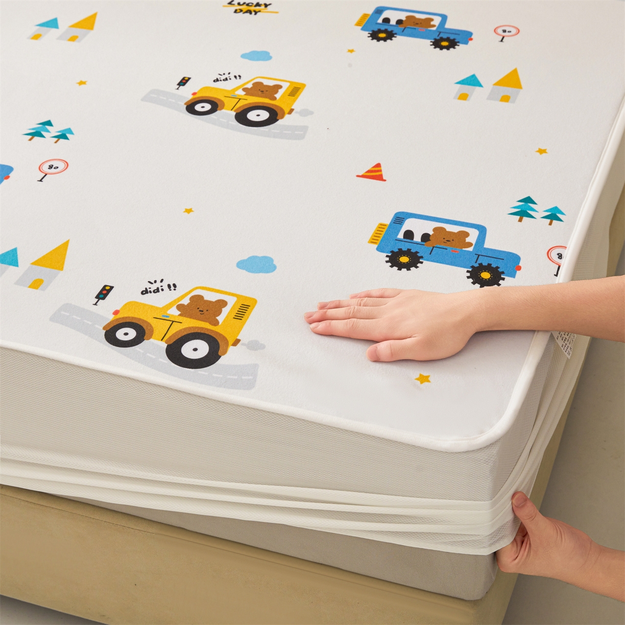 91家纺网 家纺一手货源 找家纺 女子家纺 2026春夏新款TPU防水隔尿床护垫床笠款印花小清新卡通儿童床垫保护套 防水床笠-小汽车