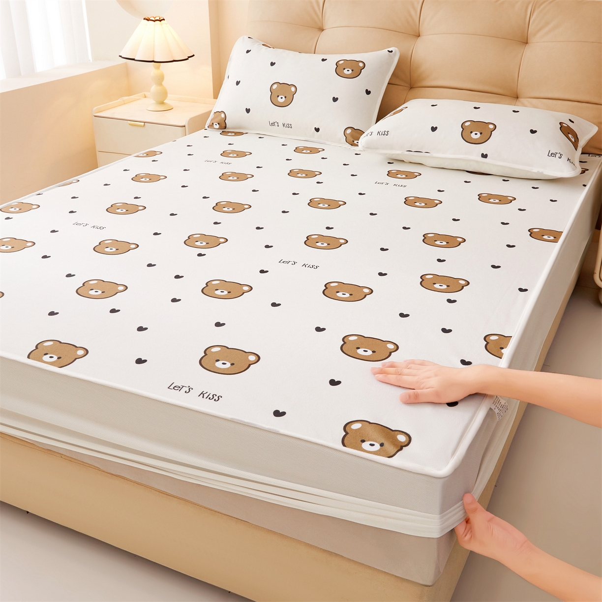 91家纺网 家纺一手货源 找家纺 女子家纺 2026春夏新款TPU防水隔尿床护垫床笠款印花小清新卡通儿童床垫保护套 防水床笠-小熊派对