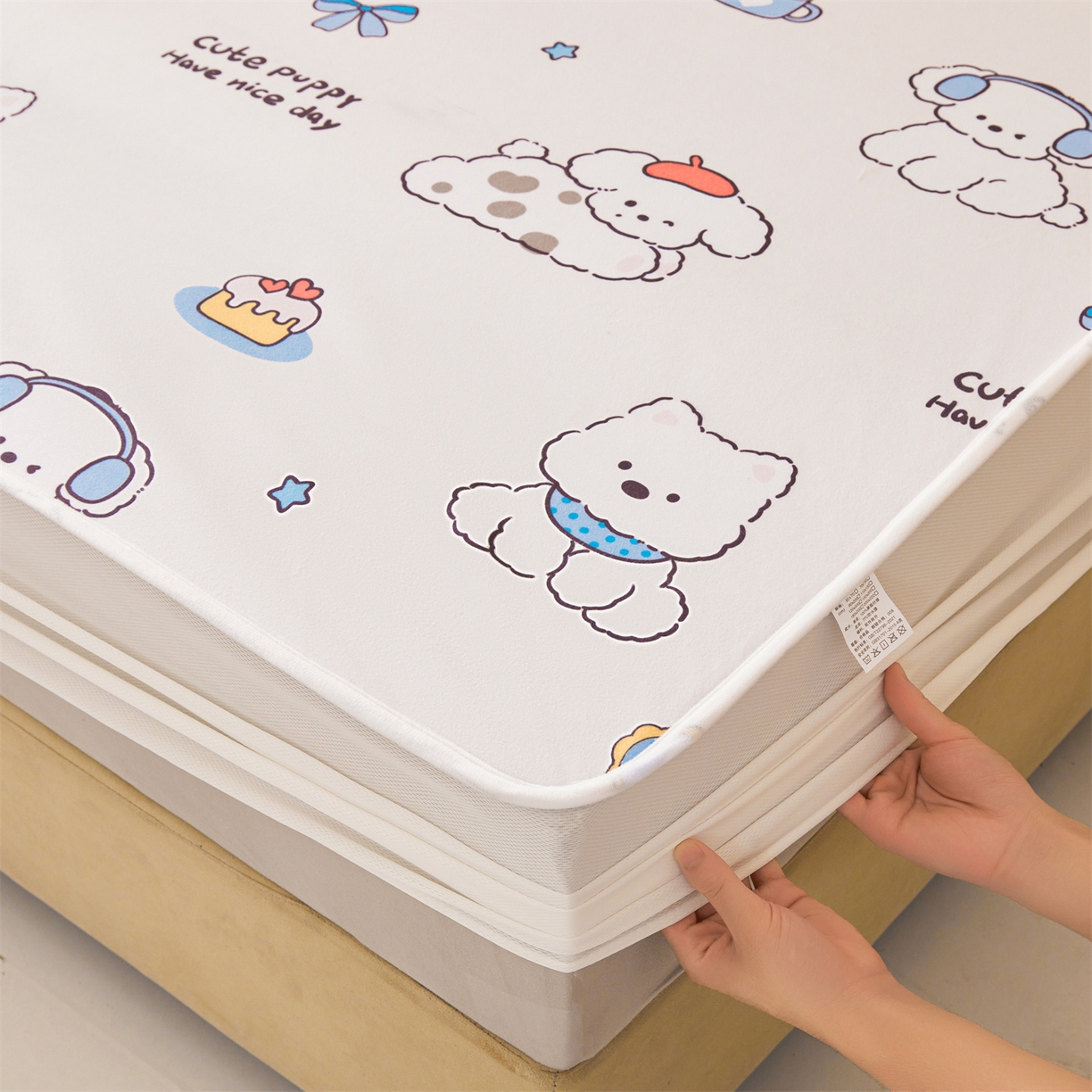 91家纺网 家纺一手货源 找家纺 女子家纺 2026春夏新款TPU防水隔尿床护垫床笠款印花小清新卡通儿童床垫保护套 防水床笠-音乐小狗