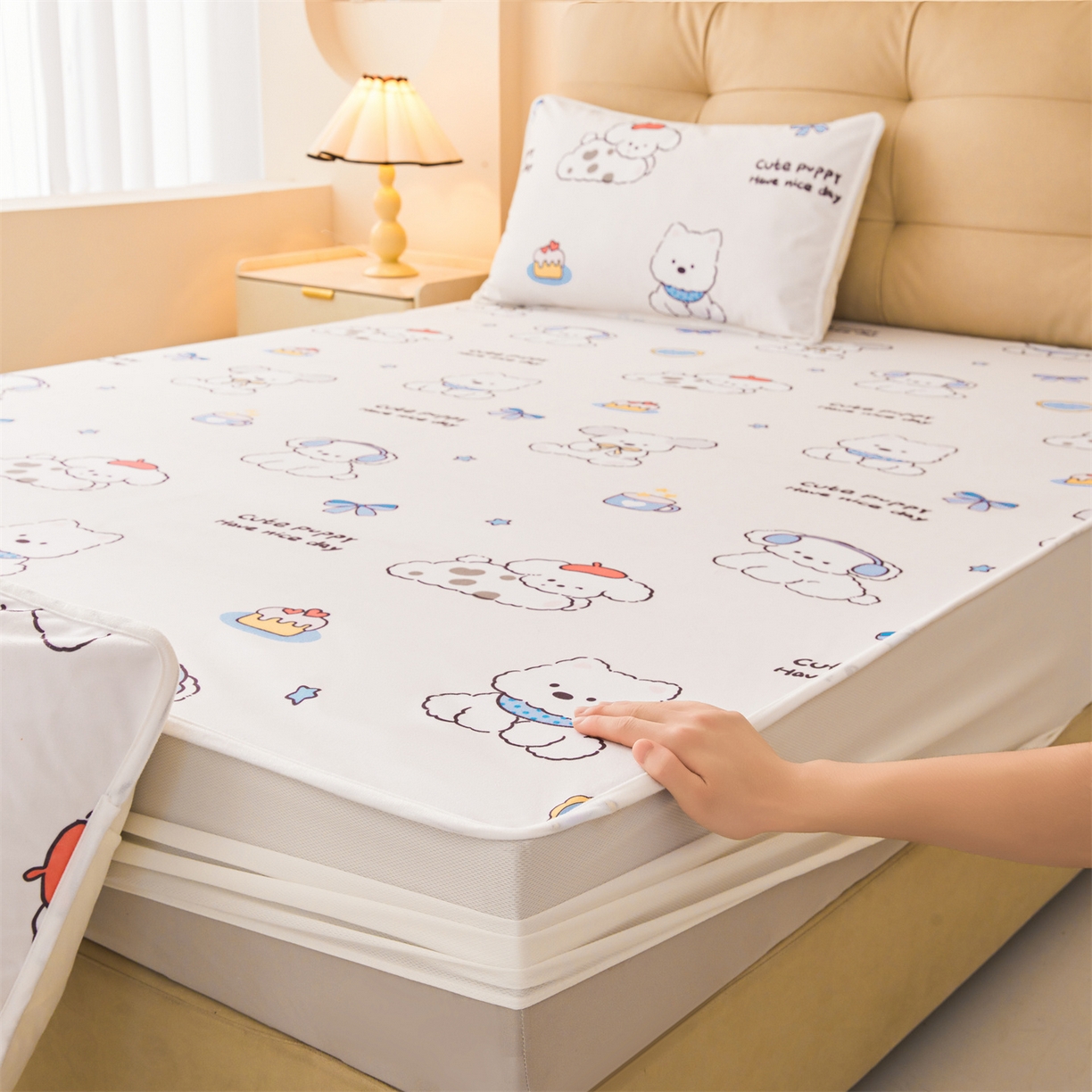 91家纺网 家纺一手货源 找家纺 女子家纺 2026春夏新款TPU防水隔尿床护垫床笠款印花小清新卡通儿童床垫保护套 防水床笠-音乐小狗