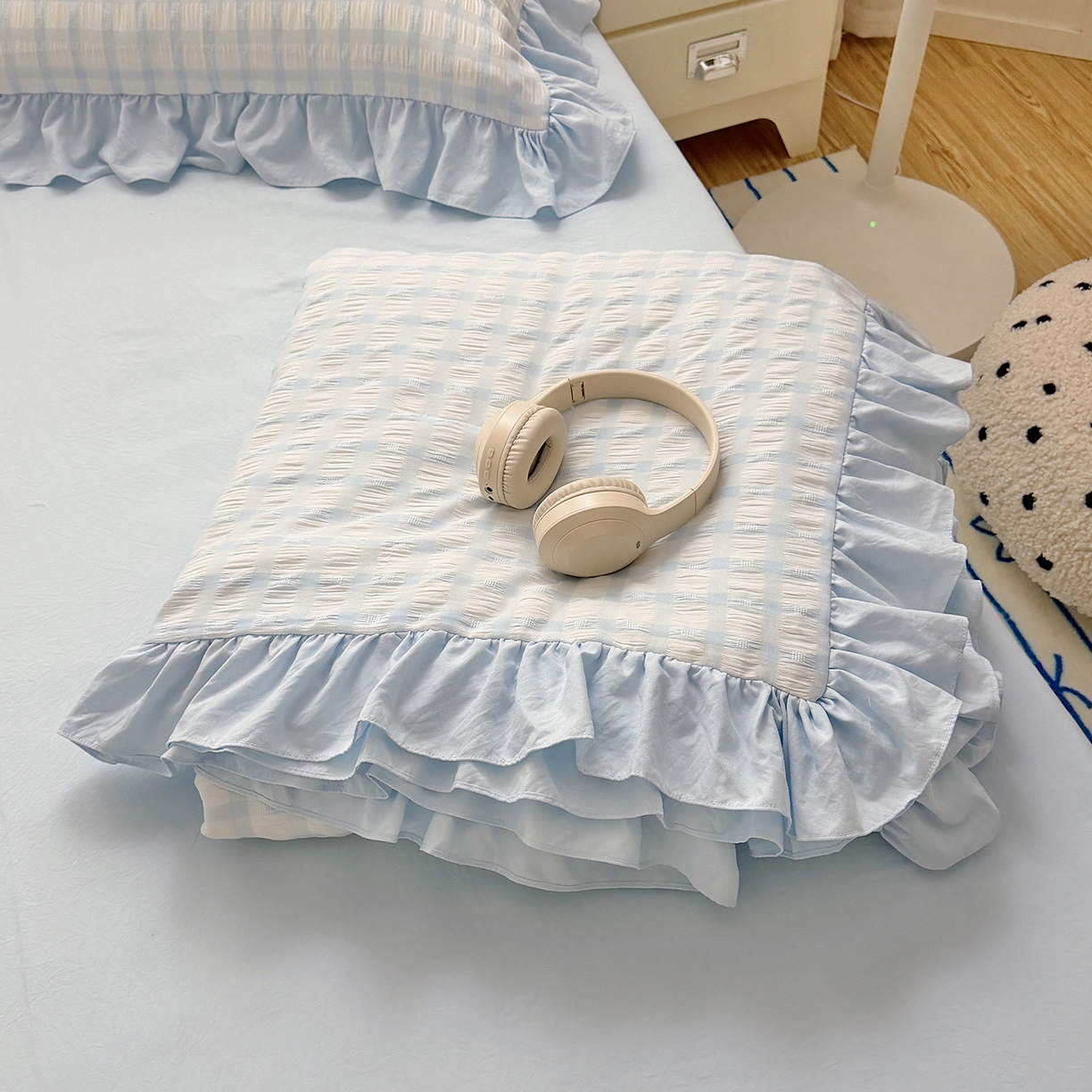 91家纺网 家纺一手货源 找家纺 （总）乐卧家居 2026新款韩系千禧梦核多巴胺美学少女感格纹褶皱款荷叶边夏被空调被