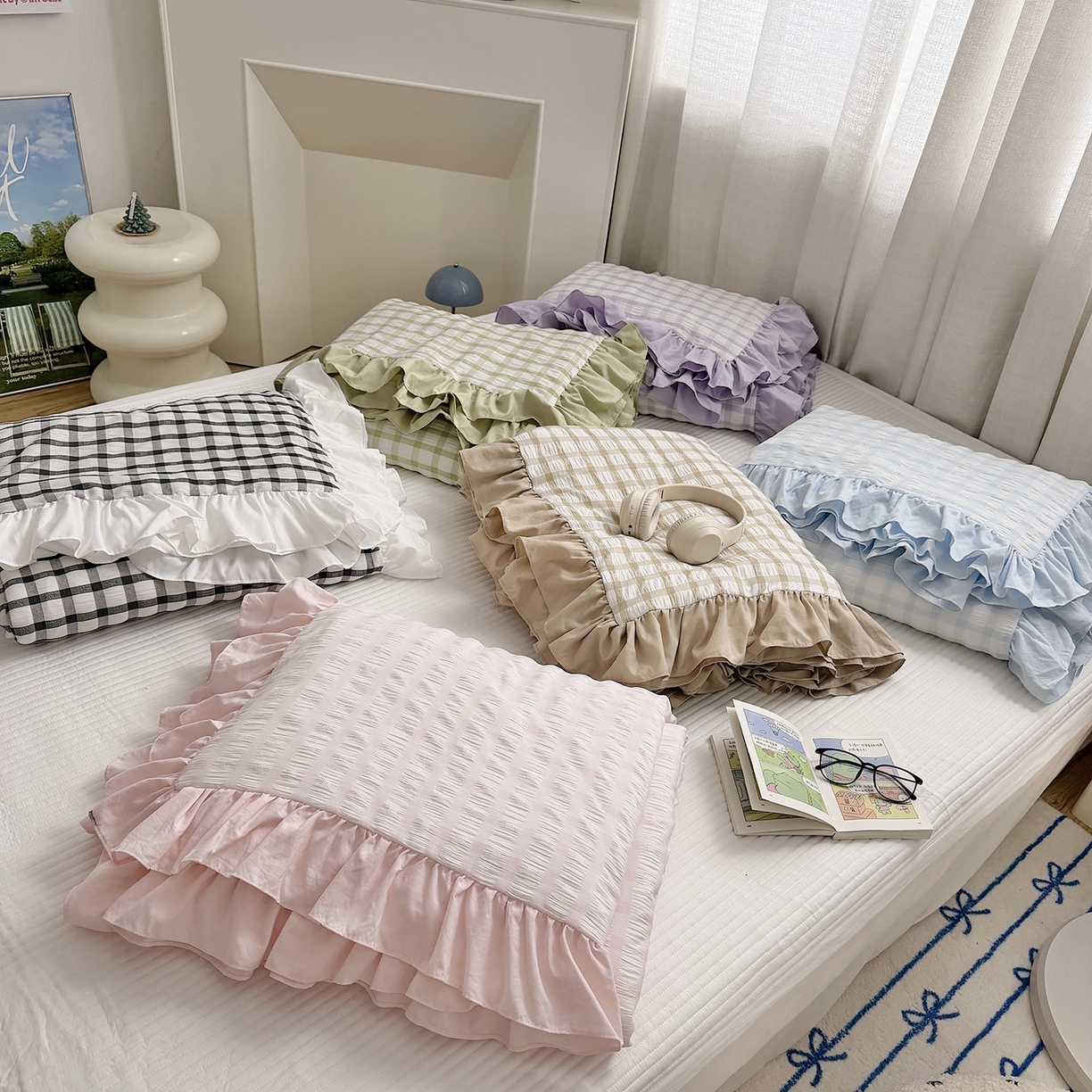 91家纺网 家纺一手货源 找家纺 乐卧家居 2026新款韩系千禧梦核多巴胺美学少女感格纹褶皱款荷叶边夏被空调被 组合图