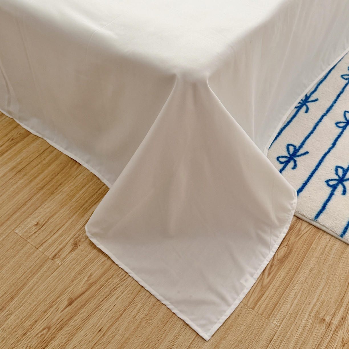 91家纺网 家纺一手货源 找家纺 乐卧家居 2026新款韩系千禧梦核多巴胺美学少女感格纹褶皱款荷叶边夏被空调被 千禧-经典黑