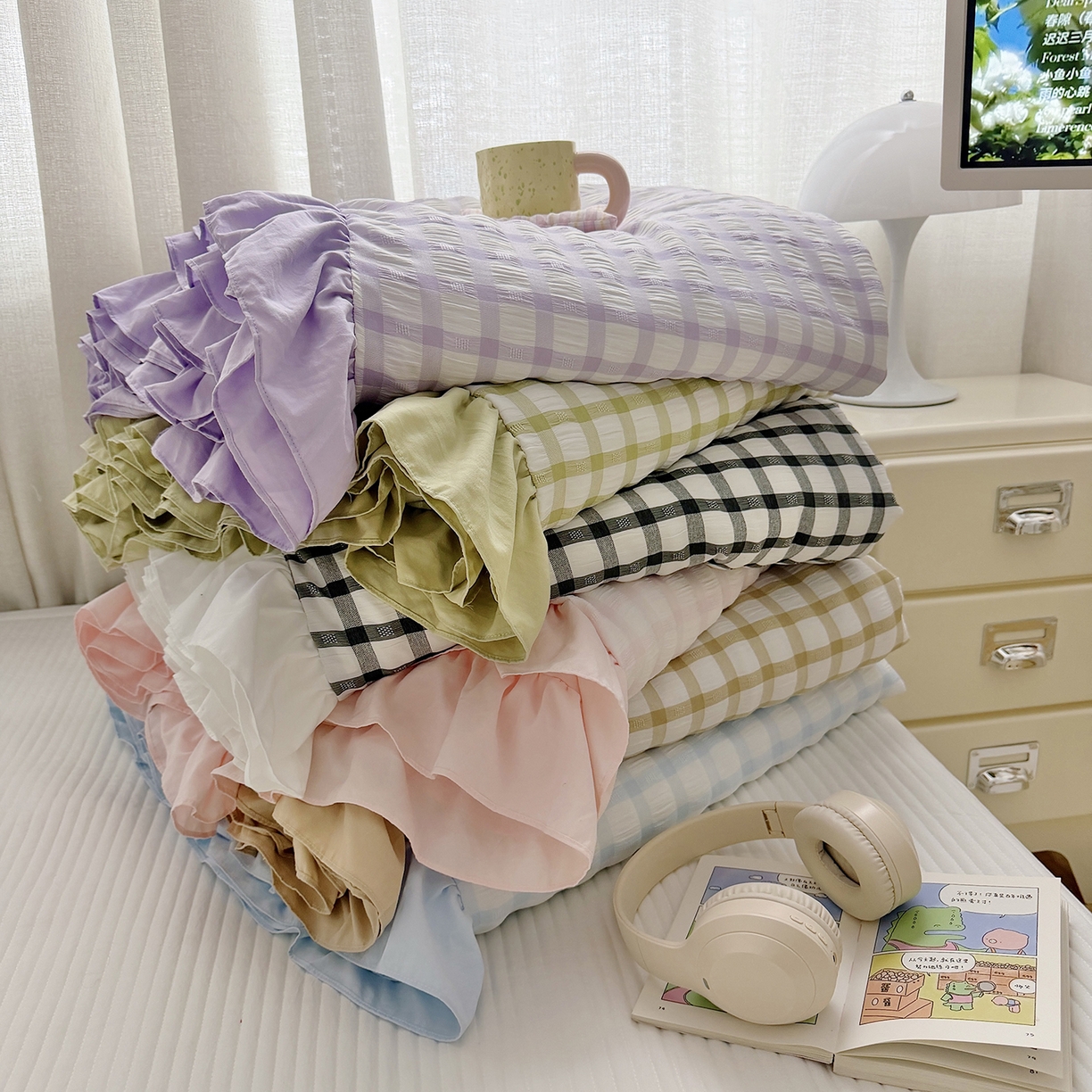 91家纺网 家纺一手货源 找家纺 乐卧家居 2026新款韩系千禧梦核多巴胺美学少女感格纹褶皱款荷叶边夏被空调被 组合图