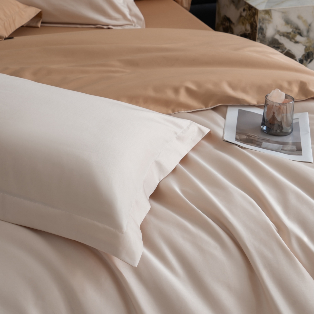 91家纺网 家纺一手货源 找家纺 凌云家纺 2026春夏新款A类100支长绒棉四件套-辉煌 礼盒装 提供买家秀  联系客服 辉煌（奶昔+金）