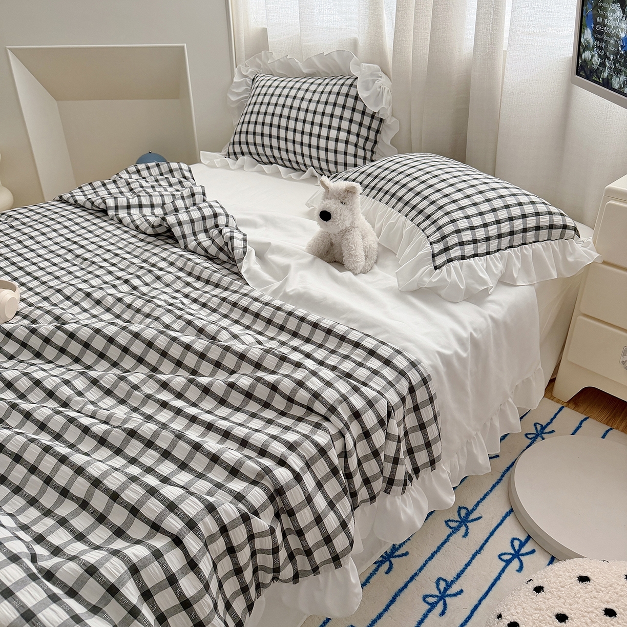91家纺网 家纺一手货源 找家纺 乐卧家居 2026新款韩系千禧梦核多巴胺美学少女感格纹褶皱款荷叶边夏被空调被 千禧-经典黑