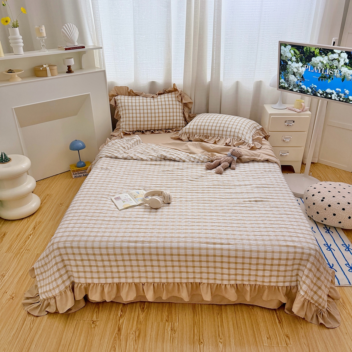 91家纺网 家纺一手货源 找家纺 乐卧家居 2026新款韩系千禧梦核多巴胺美学少女感格纹褶皱款荷叶边夏被空调被 千禧-摩卡咖