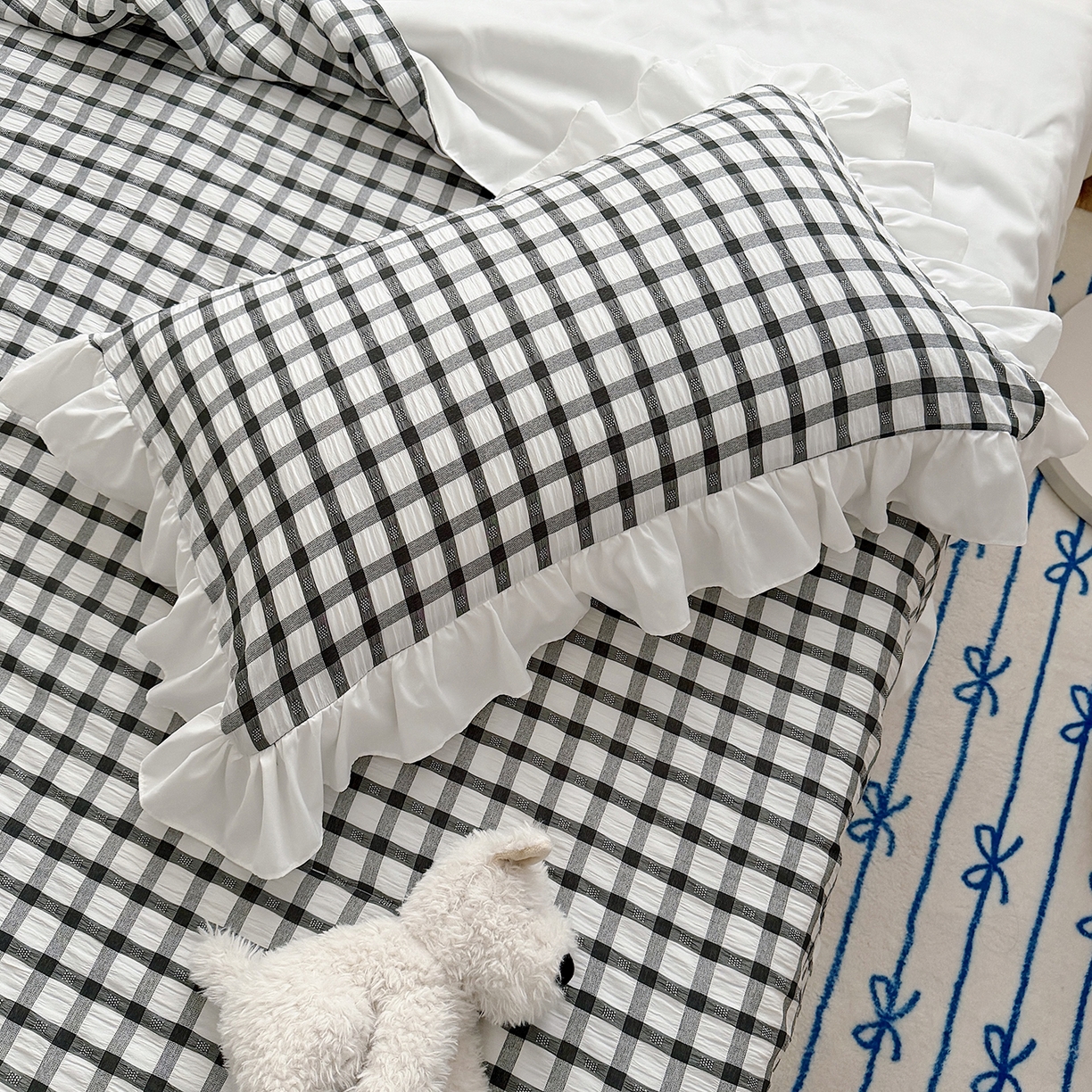 91家纺网 家纺一手货源 找家纺 乐卧家居 2026新款韩系千禧梦核多巴胺美学少女感格纹褶皱款荷叶边夏被空调被 千禧-经典黑