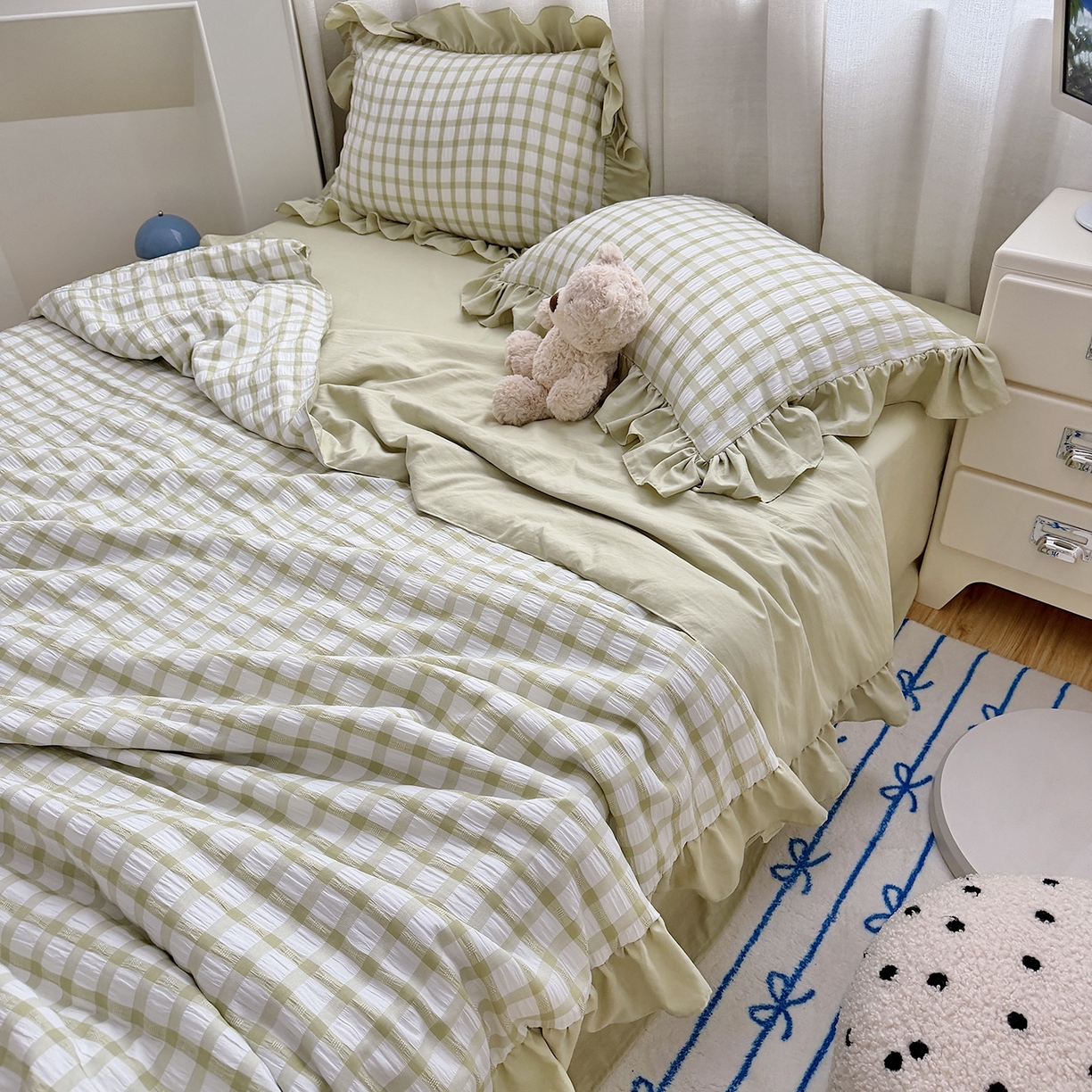 91家纺网 家纺一手货源 找家纺 乐卧家居 2026新款韩系千禧梦核多巴胺美学少女感格纹褶皱款荷叶边夏被空调被 千禧-复古绿