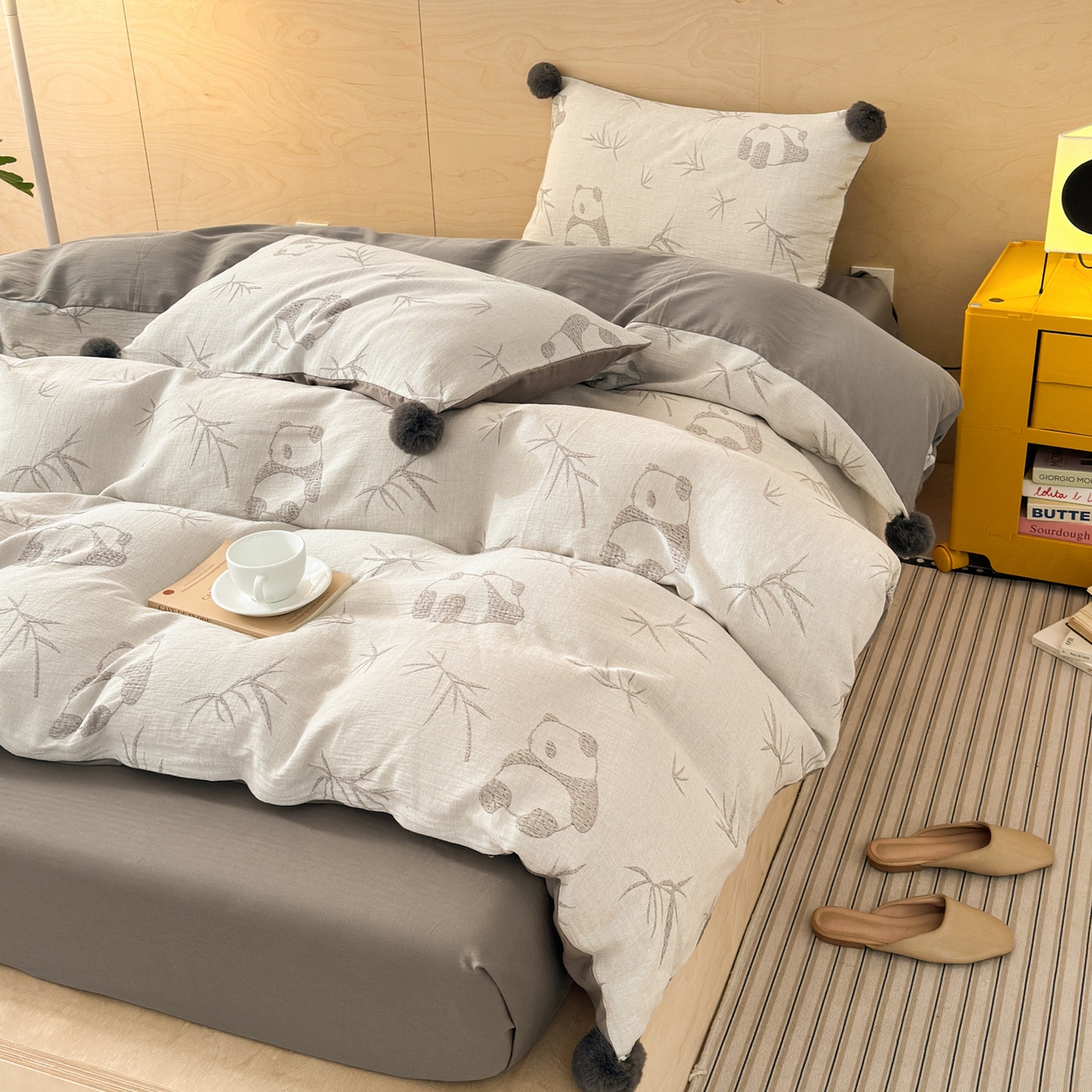 91家纺网 家纺一手货源 找家纺 丽涵家纺 2026春夏新款全棉纯棉水洗纱布提花四件套-竹韵熊猫 竹韵熊猫-灰