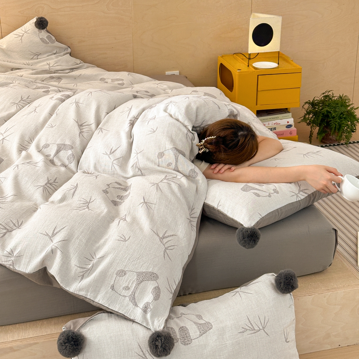 91家纺网 家纺一手货源 找家纺 丽涵家纺 2026春夏新款全棉纯棉水洗纱布提花四件套-竹韵熊猫 竹韵熊猫-灰