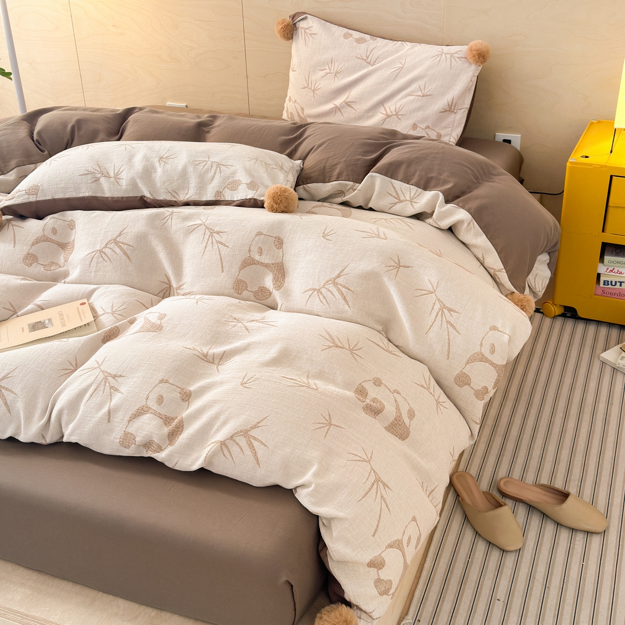 91家纺网 家纺一手货源 找家纺 丽涵家纺 2026春夏新款全棉纯棉水洗纱布提花四件套-竹韵熊猫 竹韵熊猫-棕