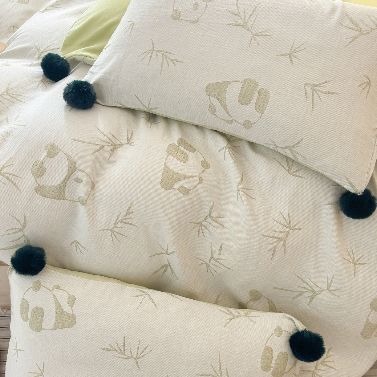 91家纺网 家纺一手货源 找家纺 丽涵家纺 2026春夏新款全棉纯棉水洗纱布提花四件套-竹韵熊猫 竹韵熊猫-绿