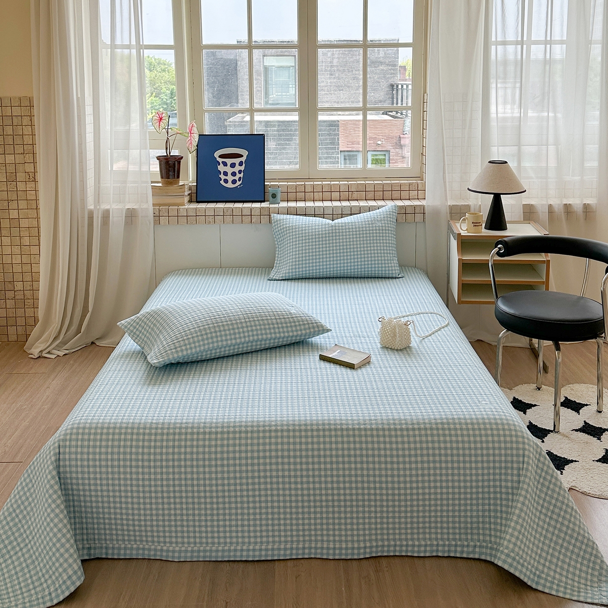 琳可家居 2026春夏新品双面斜纹全棉印花绣花床盖可机洗加密绗缝高温水洗 格子樱桃蓝