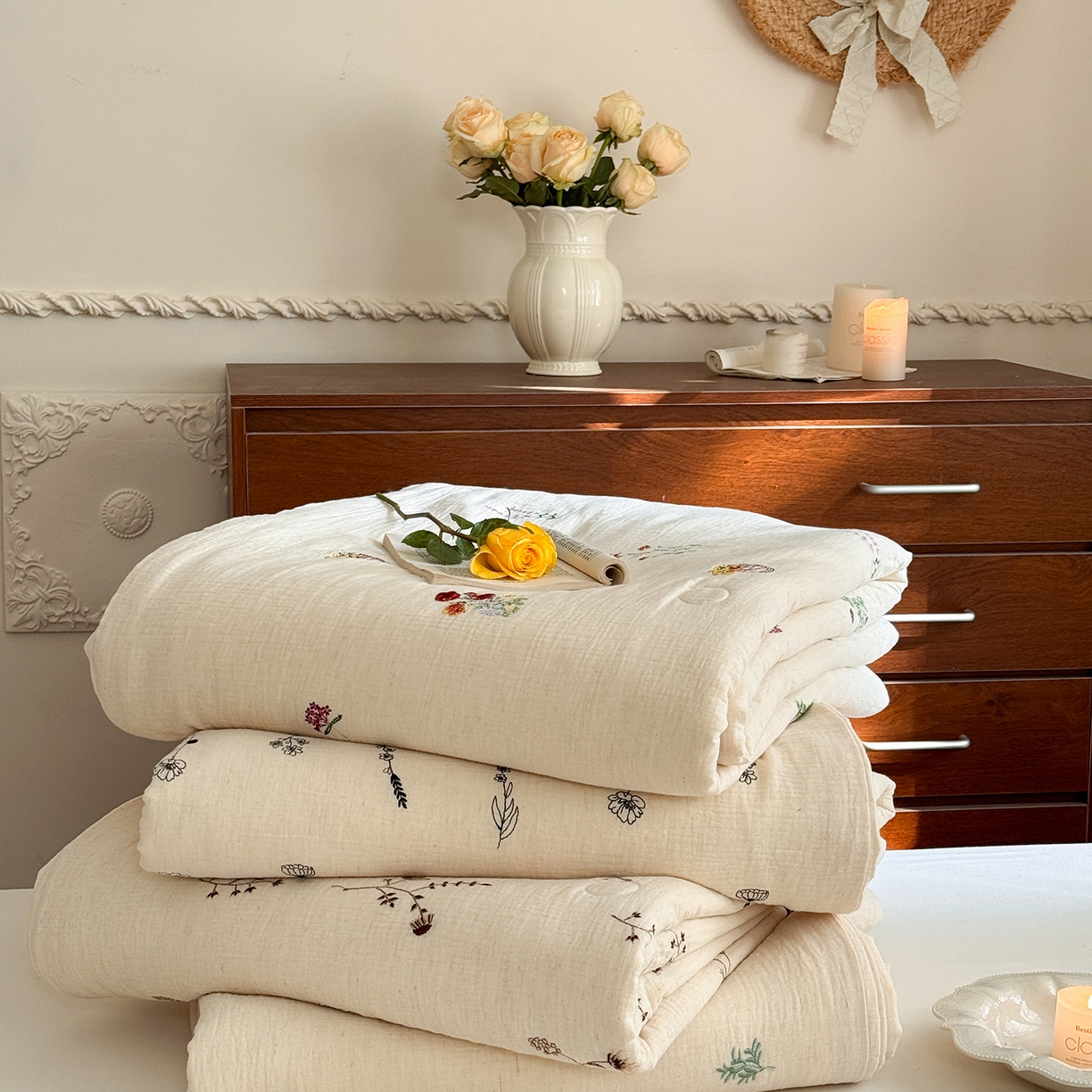 91家纺网 家纺一手货源 找家纺 （总）木楌家居 2026新款棉麻皱皱纱刺绣款夏被-棉野序章系列