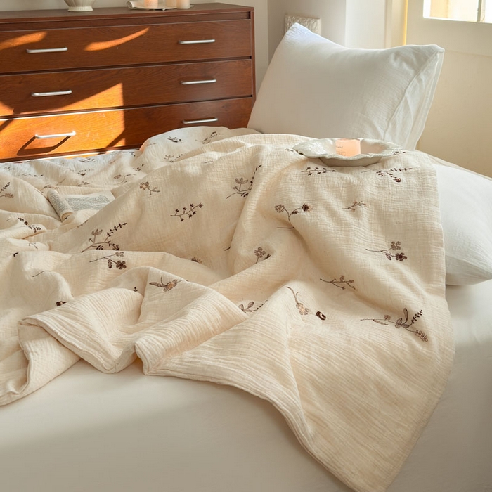 91家纺网 家纺一手货源 找家纺 木楌家居 2026新款棉麻皱皱纱刺绣款夏被-棉野序章系列 暖咖花叙