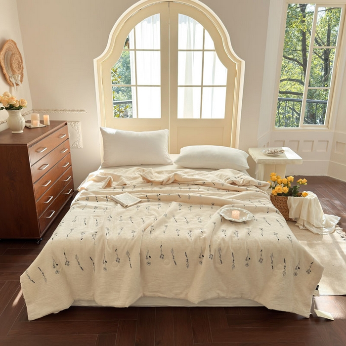 91家纺网 家纺一手货源 找家纺 木楌家居 2026新款棉麻皱皱纱刺绣款夏被-棉野序章系列 墨绘花影