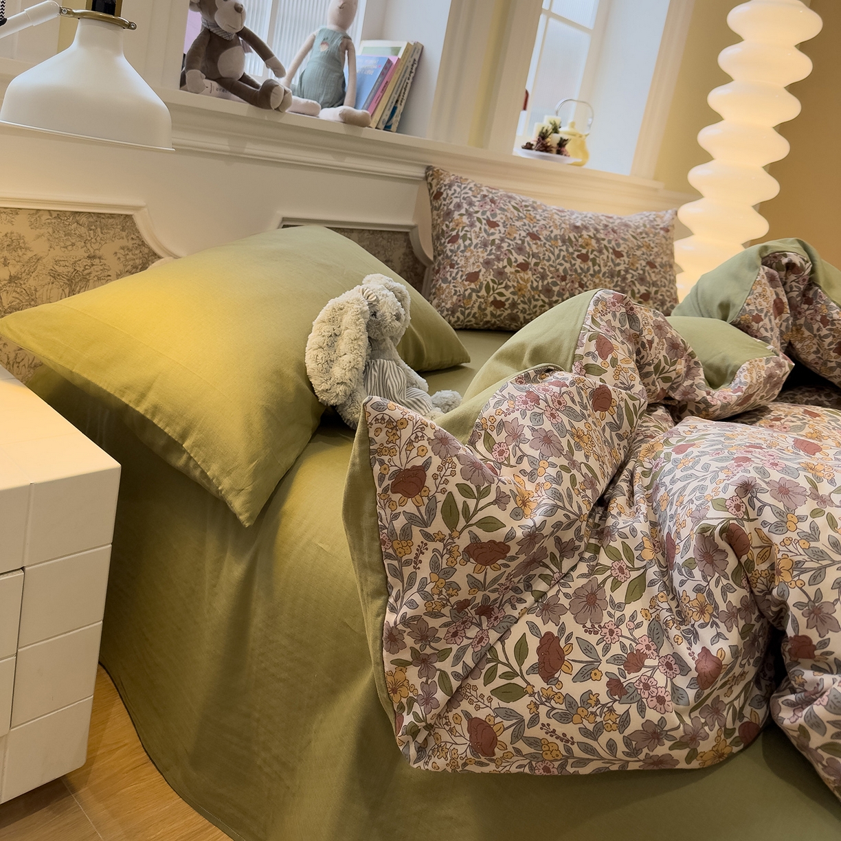 91家纺网 家纺一手货源 找家纺 呗旺鹿 2026新款春暖花开之全棉纯棉双层纱花草法式四件套 花澜红