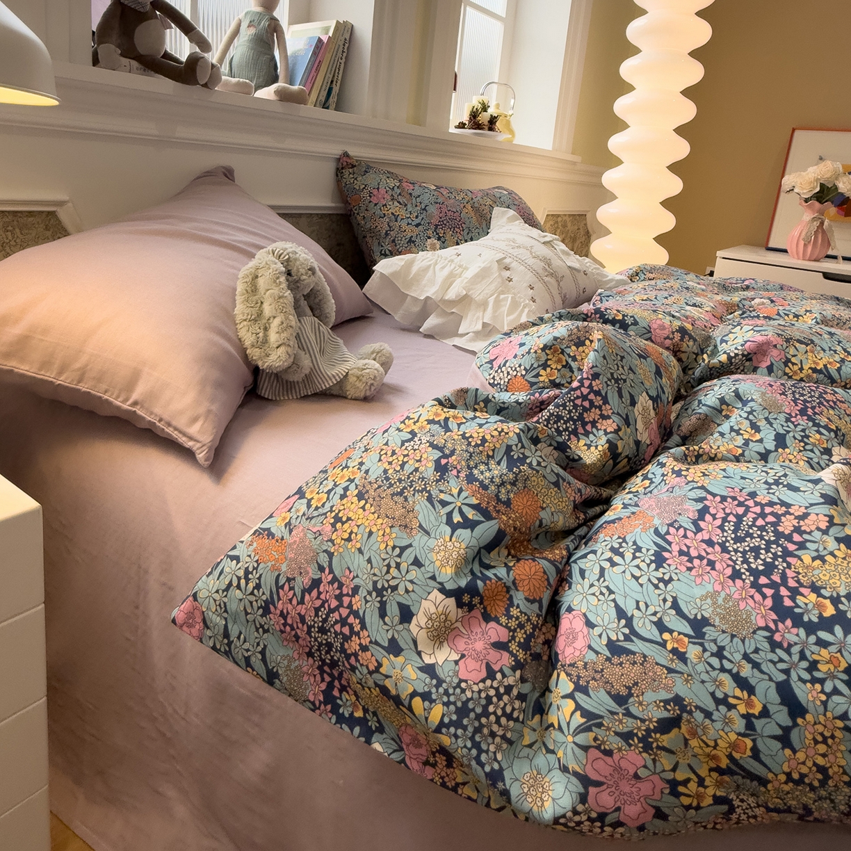 91家纺网 家纺一手货源 找家纺 呗旺鹿 2026新款春暖花开之全棉纯棉双层纱花草法式四件套 繁花谧园藏青