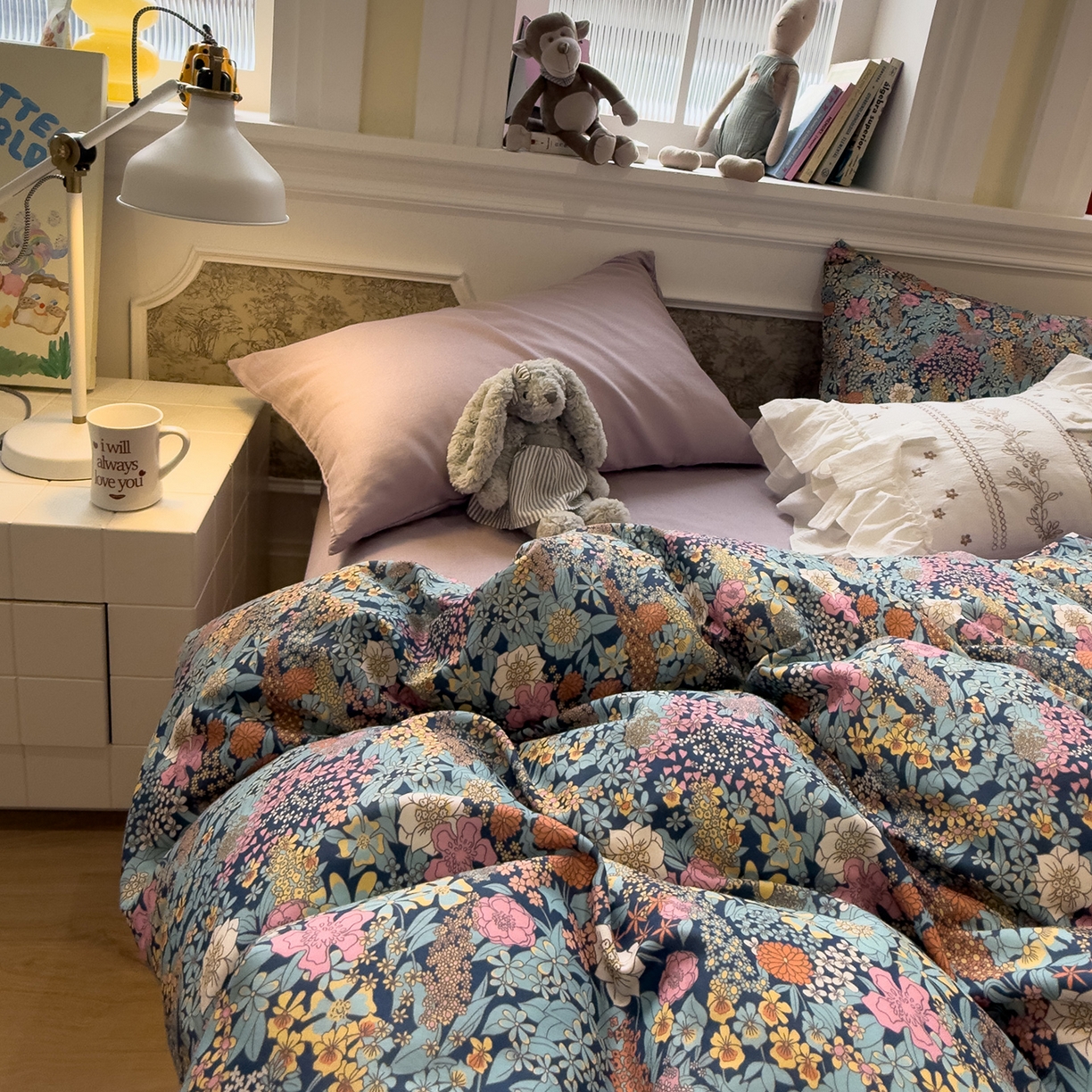 91家纺网 家纺一手货源 找家纺 呗旺鹿 2026新款春暖花开之全棉纯棉双层纱花草法式四件套 繁花谧园藏青