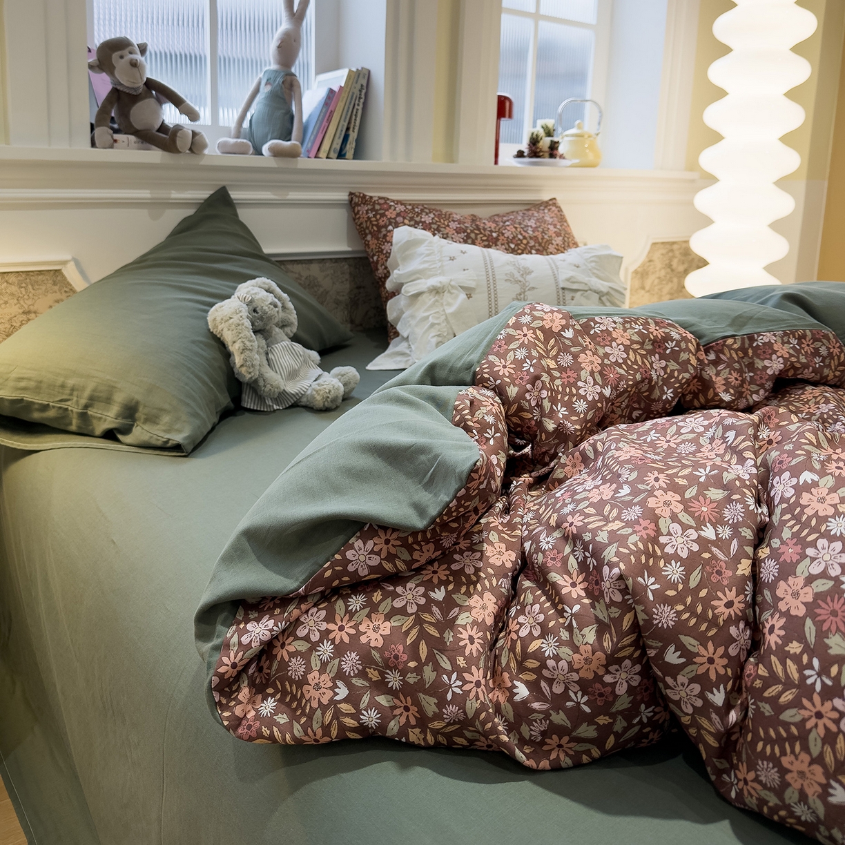 91家纺网 家纺一手货源 找家纺 呗旺鹿 2026新款春暖花开之全棉纯棉双层纱花草法式四件套 花野绮境棕