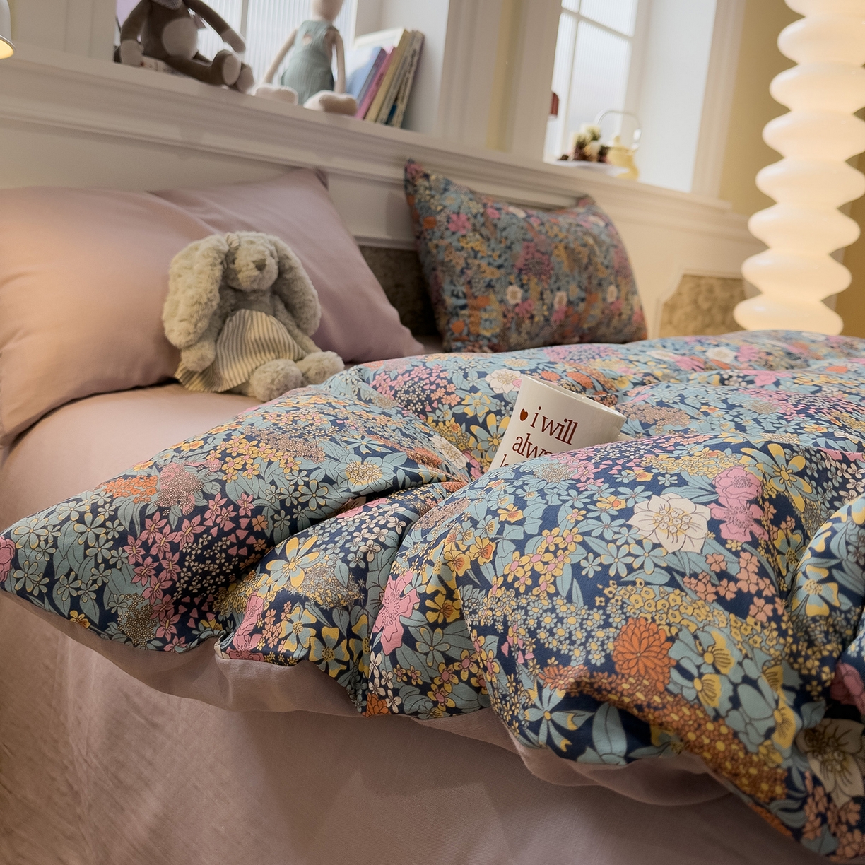 91家纺网 家纺一手货源 找家纺 呗旺鹿 2026新款春暖花开之全棉纯棉双层纱花草法式四件套 繁花谧园藏青