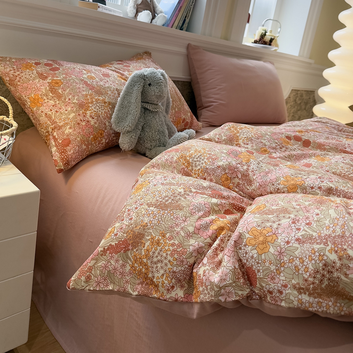 91家纺网 家纺一手货源 找家纺 呗旺鹿 2026新款春暖花开之全棉纯棉双层纱花草法式四件套 繁花谧园米