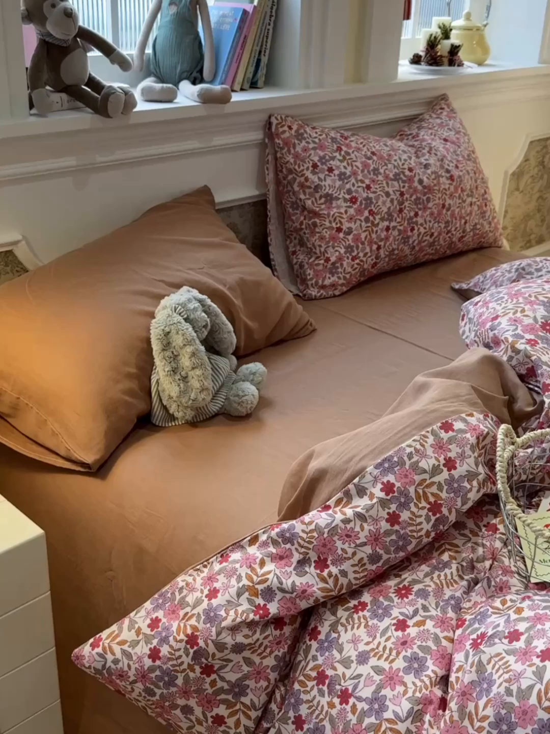 91家纺网 家纺一手货源 找家纺 呗旺鹿 2026新款春暖花开之全棉纯棉双层纱花草法式四件套 花野绮境米