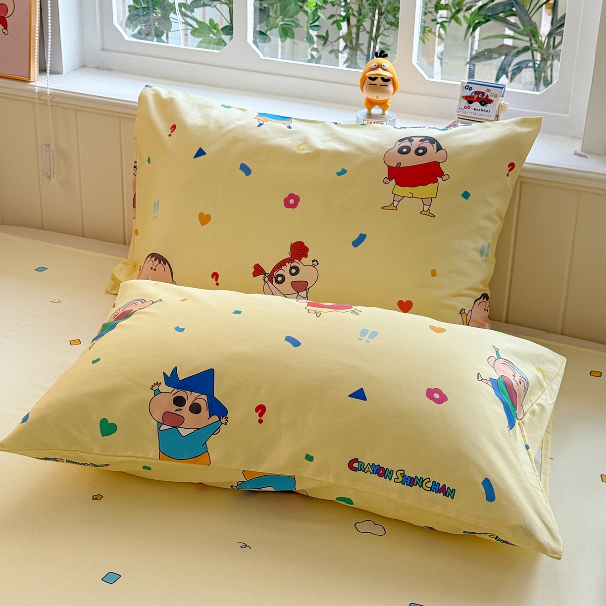 91家纺网 家纺一手货源 找家纺 耀悦家纺 2026新款卡通蜡笔小新正版授权全棉纯棉四件套 萌萌小新