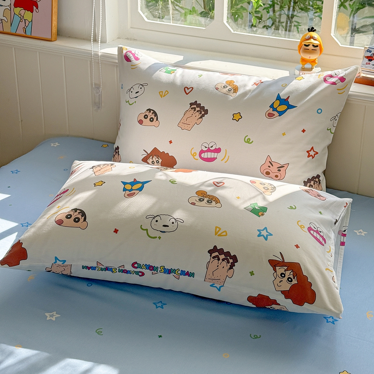 91家纺网 家纺一手货源 找家纺 耀悦家纺 2026新款卡通蜡笔小新正版授权全棉纯棉四件套 幸运小新