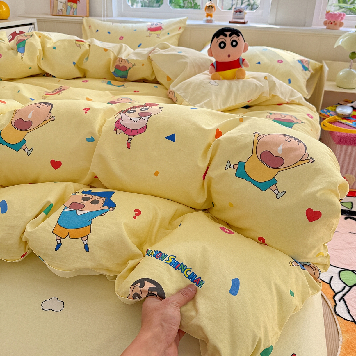 91家纺网 家纺一手货源 找家纺 耀悦家纺 2026新款卡通蜡笔小新正版授权全棉纯棉四件套 萌萌小新