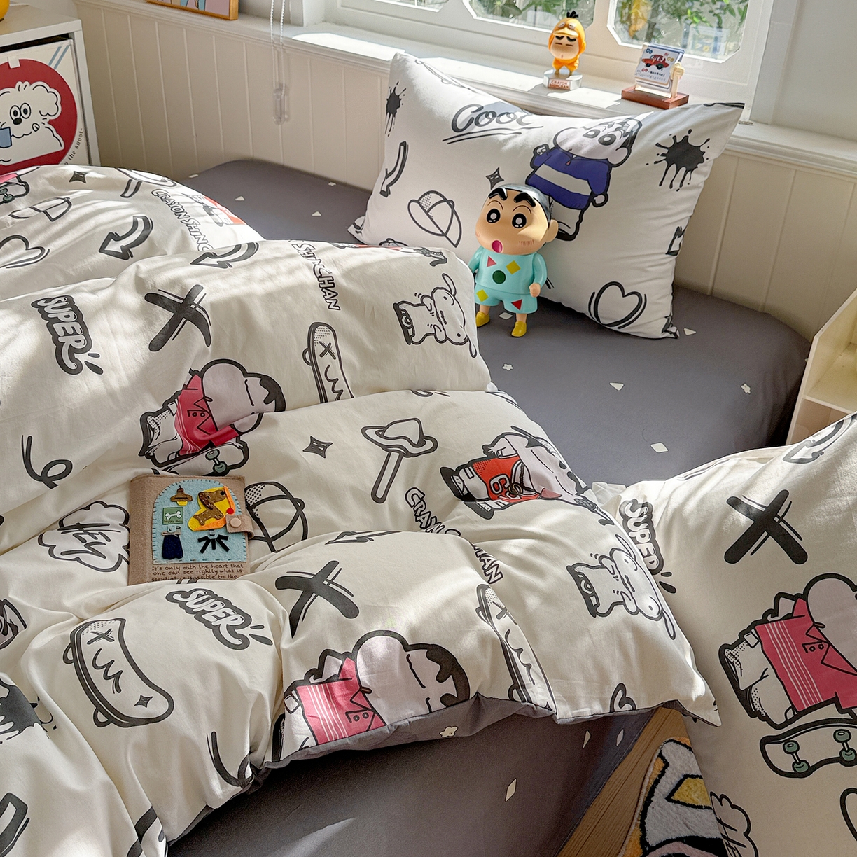 91家纺网 家纺一手货源 找家纺 耀悦家纺 2026新款卡通蜡笔小新正版授权全棉纯棉四件套 摇滚小新