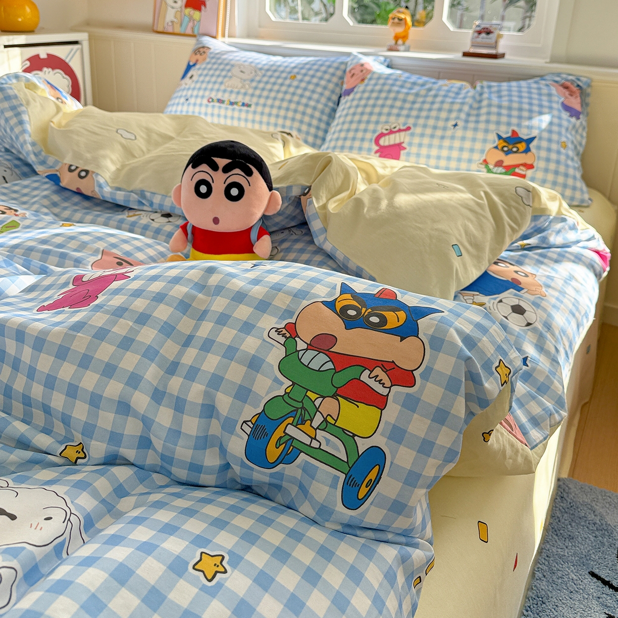 91家纺网 家纺一手货源 找家纺 耀悦家纺 2026新款卡通蜡笔小新正版授权全棉纯棉四件套 蓝格小新