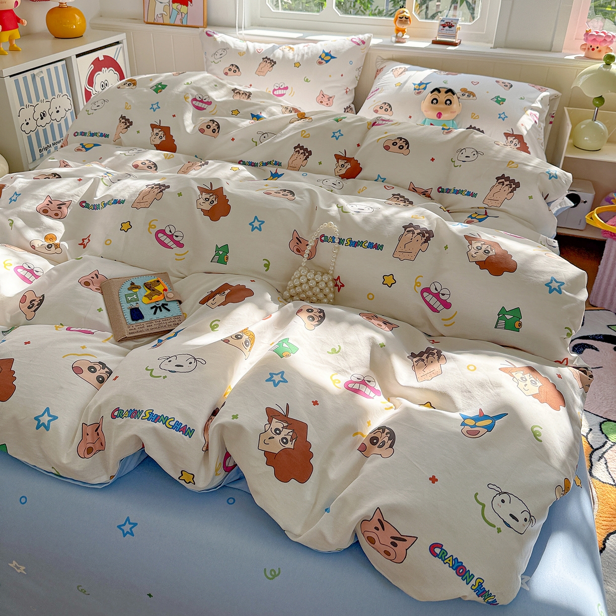 91家纺网 家纺一手货源 找家纺 耀悦家纺 2026新款卡通蜡笔小新正版授权全棉纯棉四件套 幸运小新