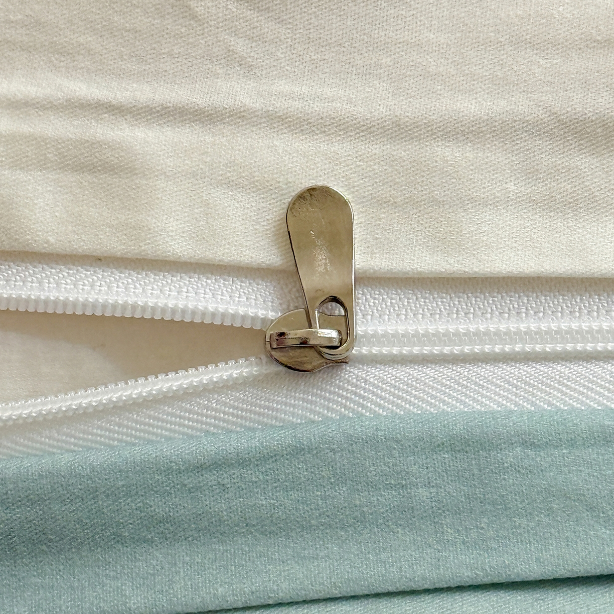 91家纺网 家纺一手货源 找家纺 耀悦家纺 2026新款卡通蜡笔小新正版授权全棉纯棉四件套 可爱小新