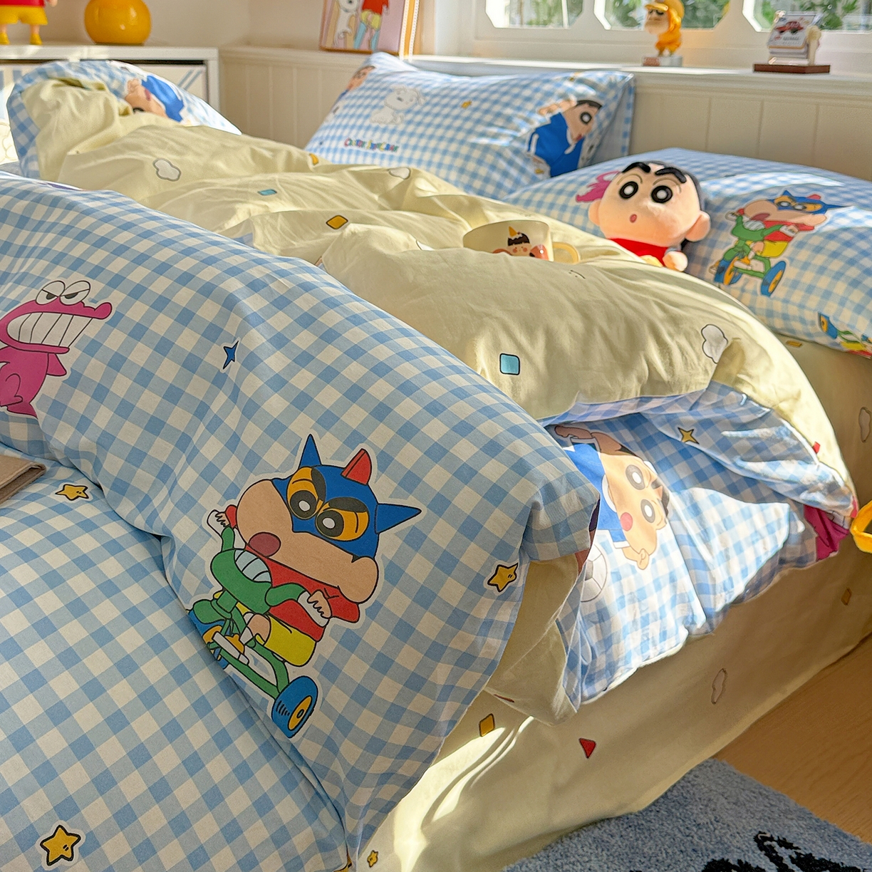 91家纺网 家纺一手货源 找家纺 耀悦家纺 2026新款卡通蜡笔小新正版授权全棉纯棉四件套 蓝格小新