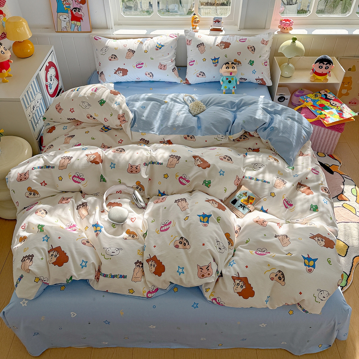 91家纺网 家纺一手货源 找家纺 耀悦家纺 2026新款卡通蜡笔小新正版授权全棉纯棉四件套 幸运小新