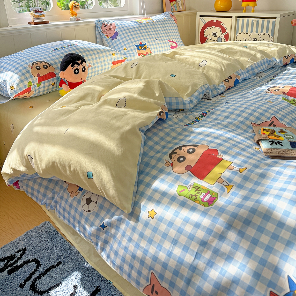 91家纺网 家纺一手货源 找家纺 耀悦家纺 2026新款卡通蜡笔小新正版授权全棉纯棉四件套 蓝格小新