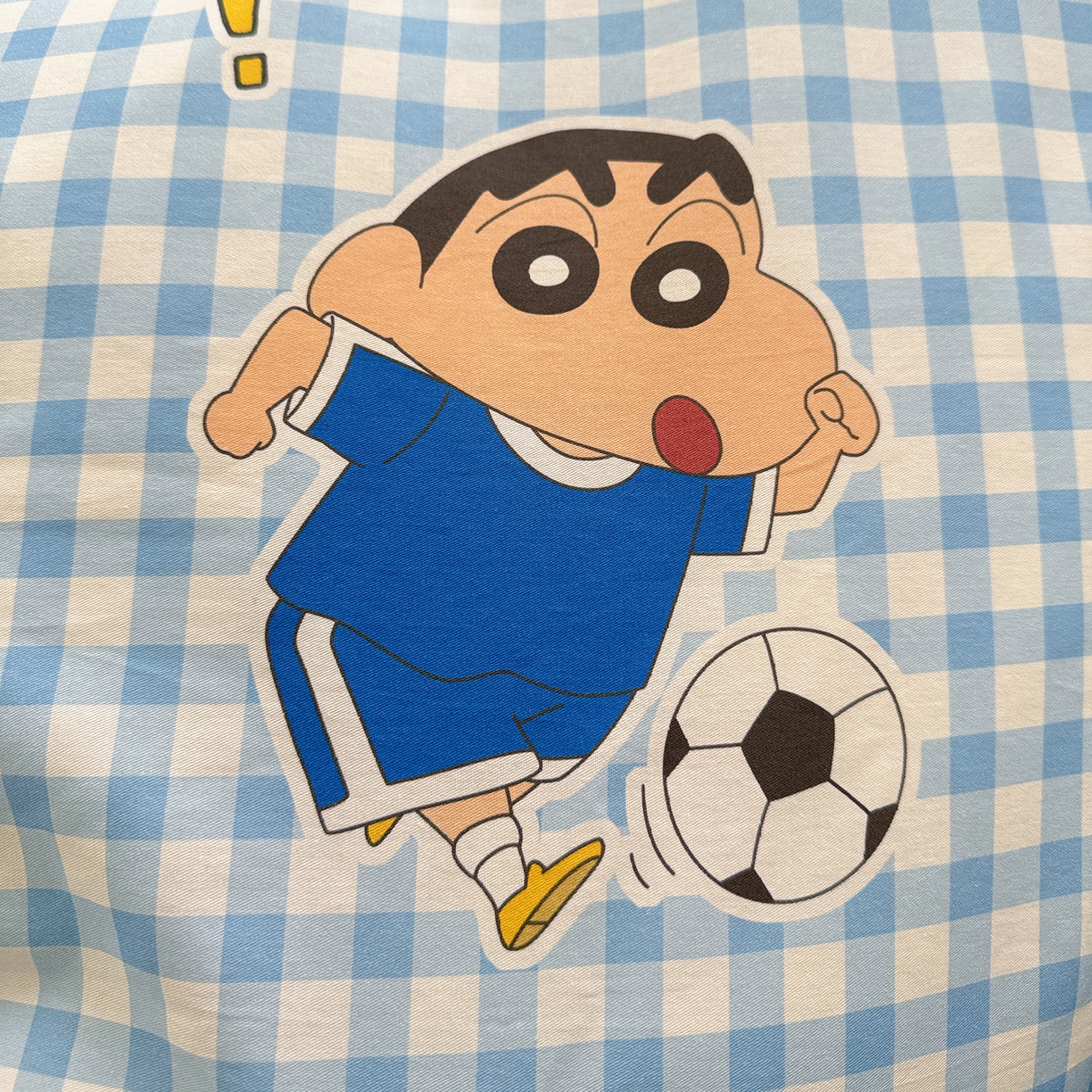 91家纺网 家纺一手货源 找家纺 耀悦家纺 2026新款卡通蜡笔小新正版授权全棉纯棉四件套 蓝格小新