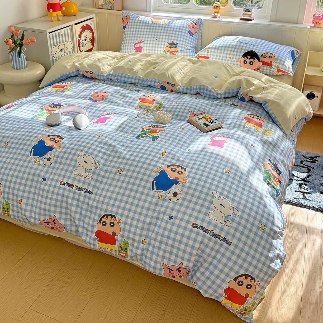 91家纺网 家纺一手货源 找家纺 耀悦家纺 2026新款卡通蜡笔小新正版授权全棉纯棉四件套 蓝格小新